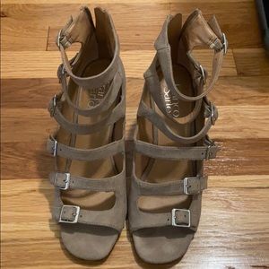 Franco Sarto taupe heels